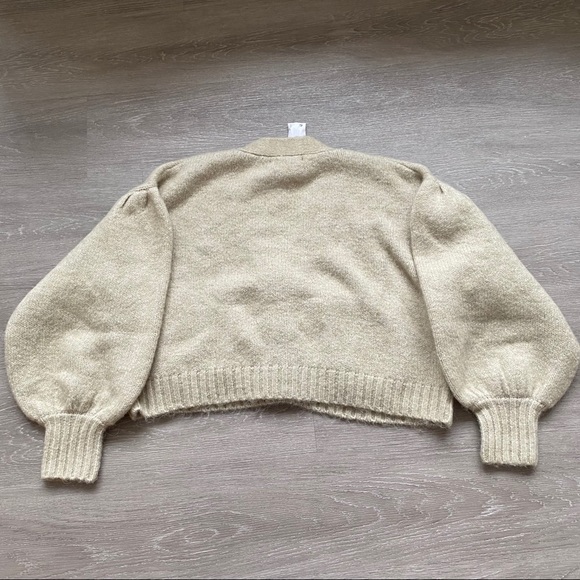 Matching Set - Knit Cardigan Top with Jewel Button - Picture 7 of 15